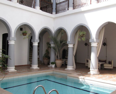 el-khan-hotel-swimming-pool-tripoli-libya